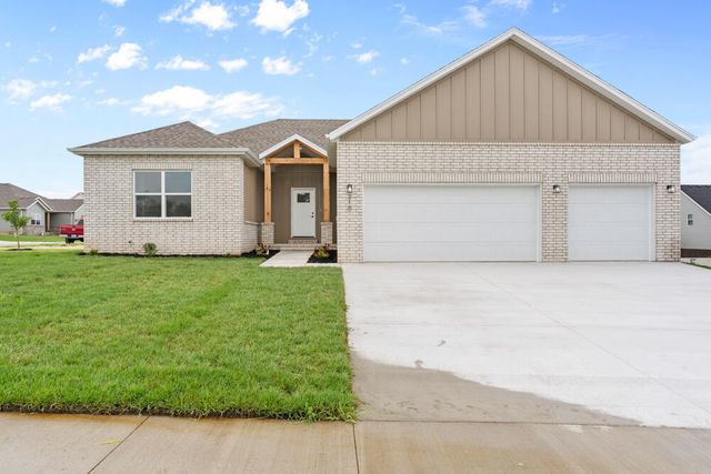 210 E Clayton Lane, Republic, MO 65738