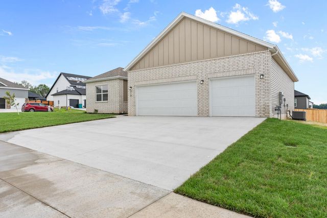 210 E Clayton Lane, Republic, MO 65738