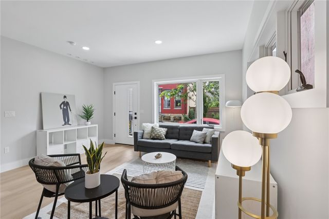 1211 Boyle St, Central North Side, PA 15212