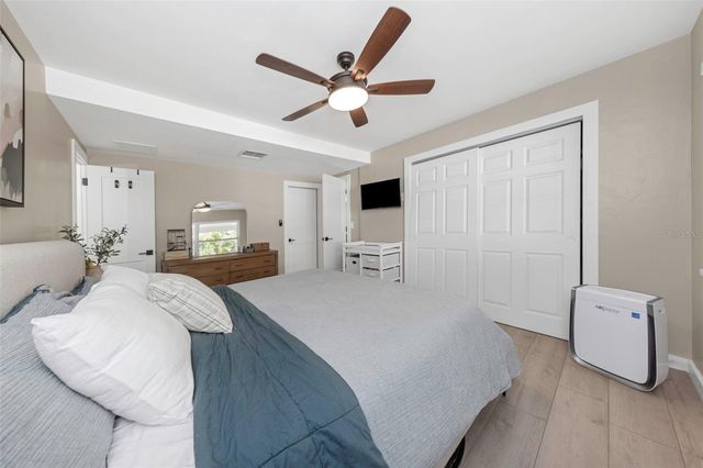 1098 PHYLLIS AVENUE, Largo, FL 33771