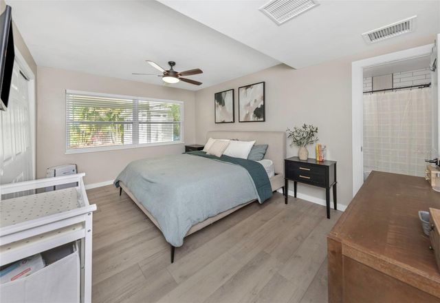 1098 PHYLLIS AVENUE, Largo, FL 33771