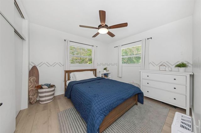 1098 PHYLLIS AVENUE, Largo, FL 33771