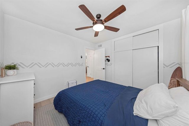 1098 PHYLLIS AVENUE, Largo, FL 33771