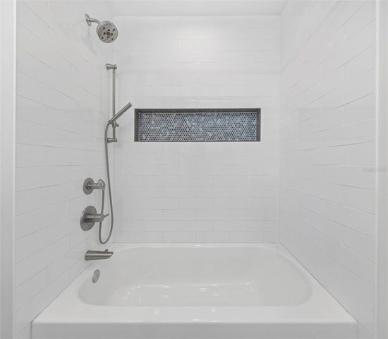 1098 PHYLLIS AVENUE, Largo, FL 33771