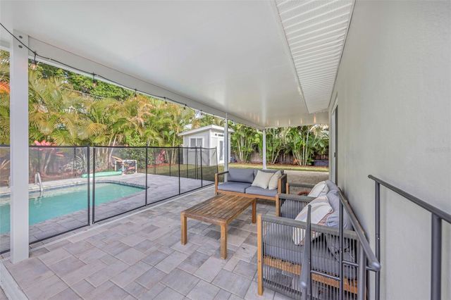 1098 PHYLLIS AVENUE, Largo, FL 33771