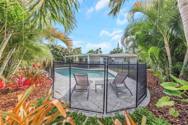 1098 PHYLLIS AVENUE, Largo, FL 33771