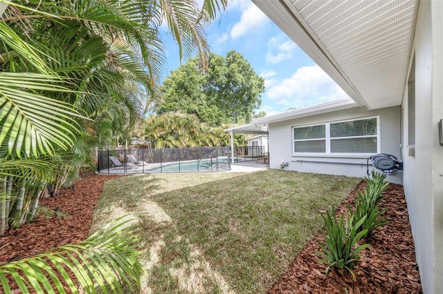 1098 PHYLLIS AVENUE, Largo, FL 33771