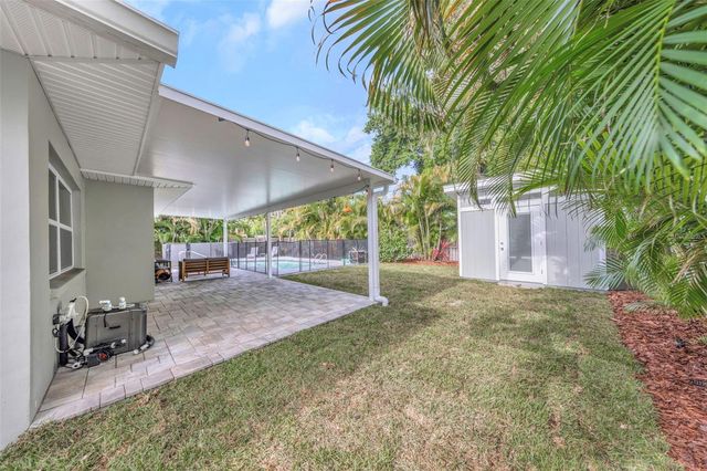 1098 PHYLLIS AVENUE, Largo, FL 33771