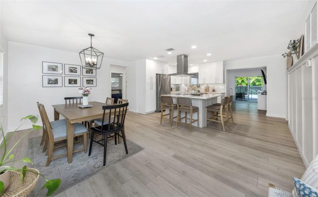 1098 PHYLLIS AVENUE, Largo, FL 33771