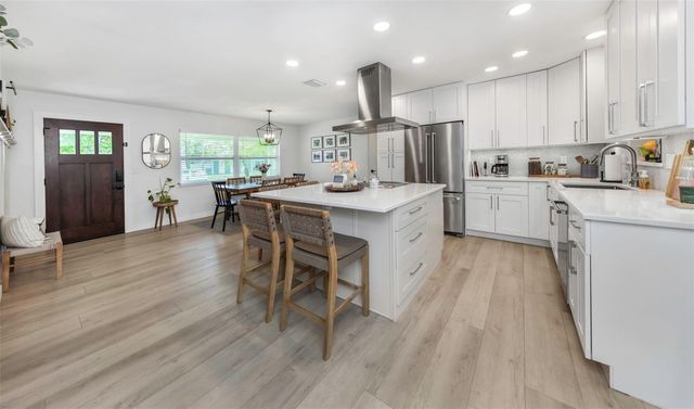 1098 PHYLLIS AVENUE, Largo, FL 33771