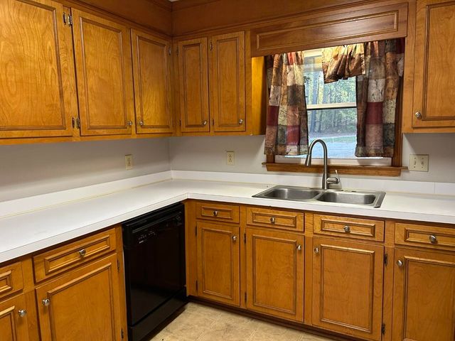 20 Amos Court, Sumter, SC 29154