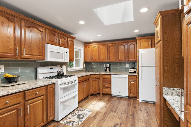 101 S Cedarcrest Drive, Schaumburg, IL 60193