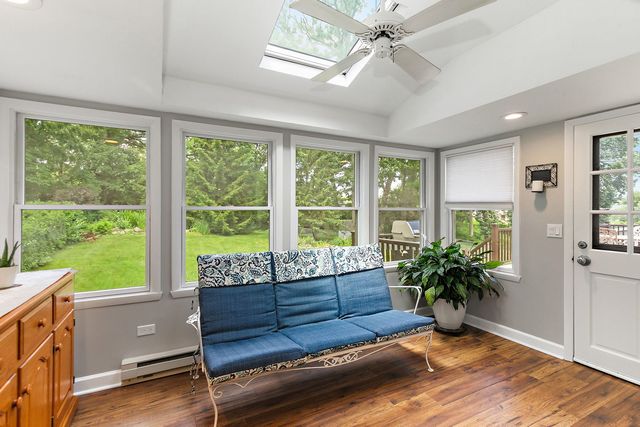 101 S Cedarcrest Drive, Schaumburg, IL 60193