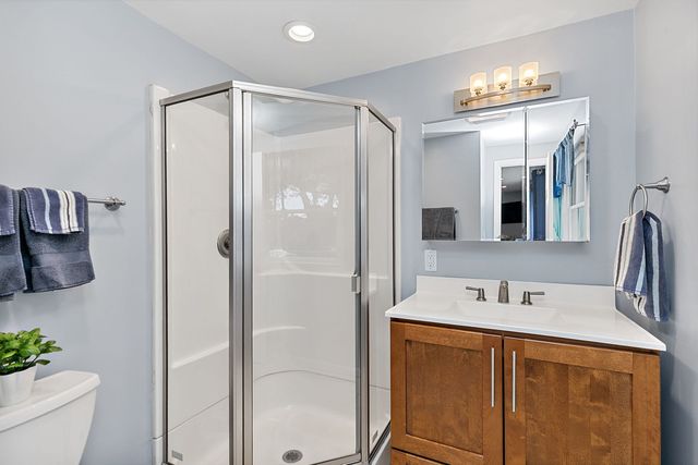 101 S Cedarcrest Drive, Schaumburg, IL 60193