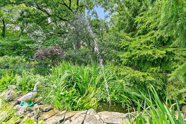 101 S Cedarcrest Drive, Schaumburg, IL 60193