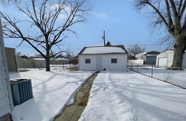 641 Washington Avenue, East Alton, IL 62024