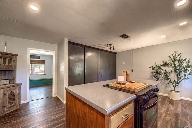 150 Blackjack Rd., La Vernia, TX 78121
