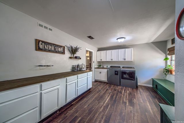 150 Blackjack Rd., La Vernia, TX 78121