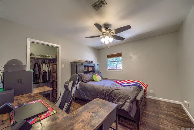 150 Blackjack Rd., La Vernia, TX 78121