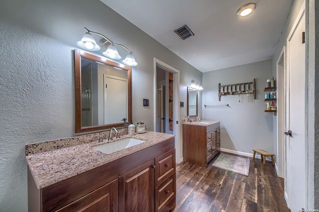 150 Blackjack Rd., La Vernia, TX 78121