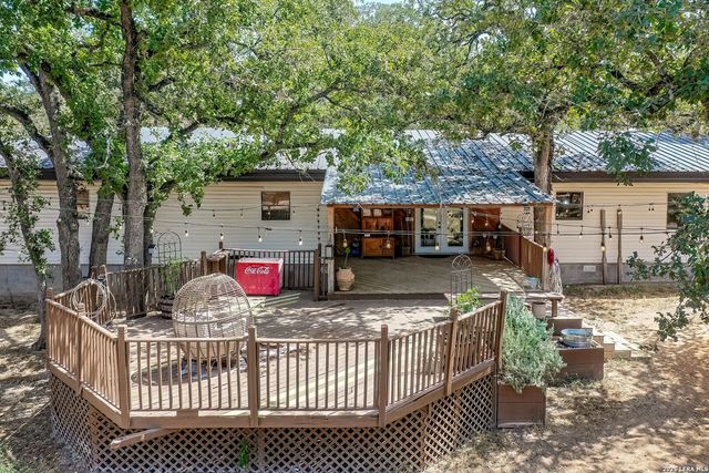 150 Blackjack Rd., La Vernia, TX 78121