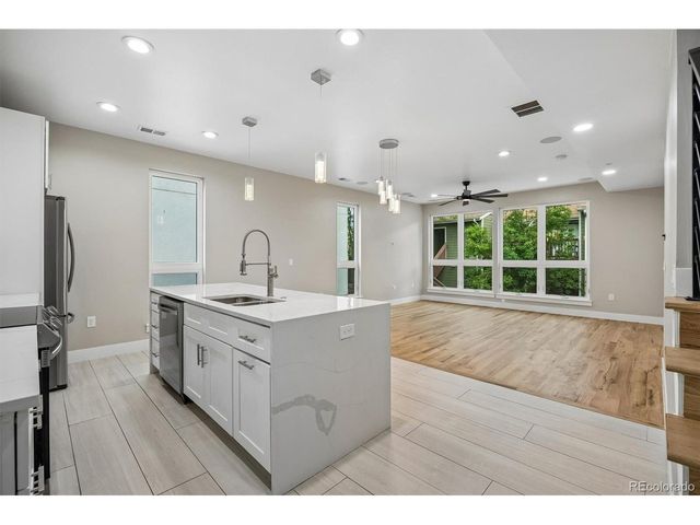550 S Forest St 2-201, Denver, CO 80246