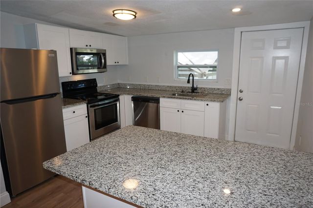 248 AVENUE L NE, Winter Haven, FL 33881
