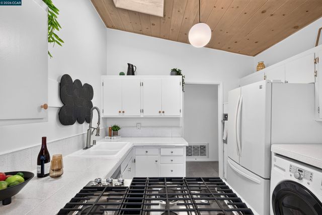 1519 Bayo Vista Ave, San Pablo, CA 94806