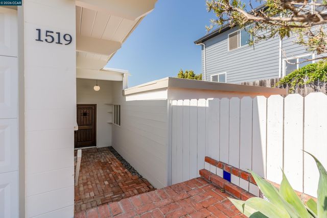 1519 Bayo Vista Ave, San Pablo, CA 94806