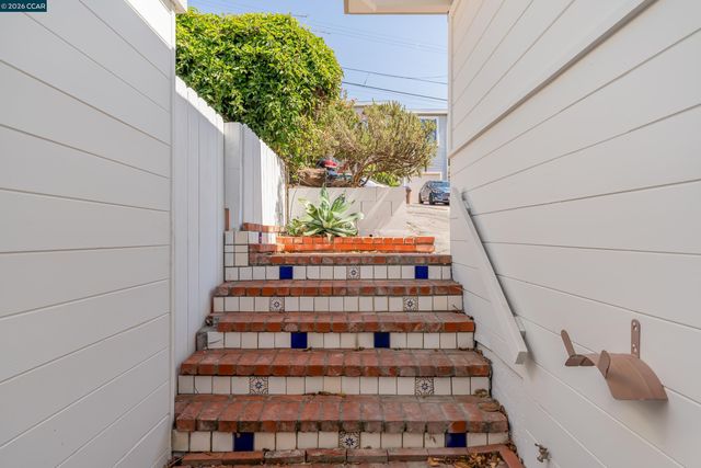 1519 Bayo Vista Ave, San Pablo, CA 94806