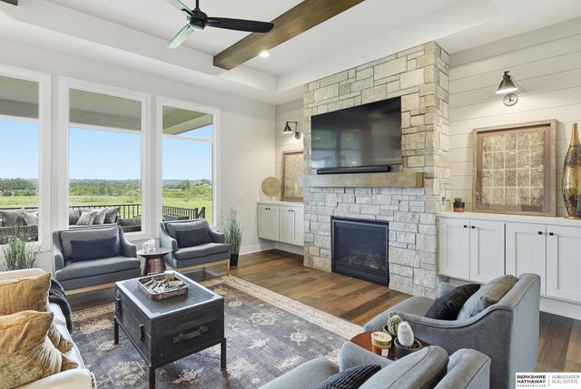 635 S 243rd Street, Waterloo, NE 68069