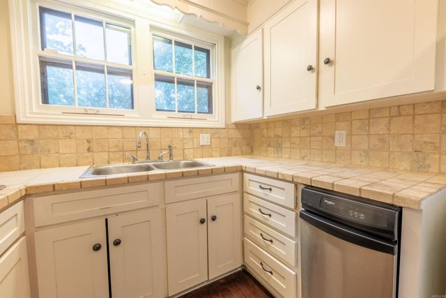 2410 Fair Park Boulevard, Little Rock, AR 72204