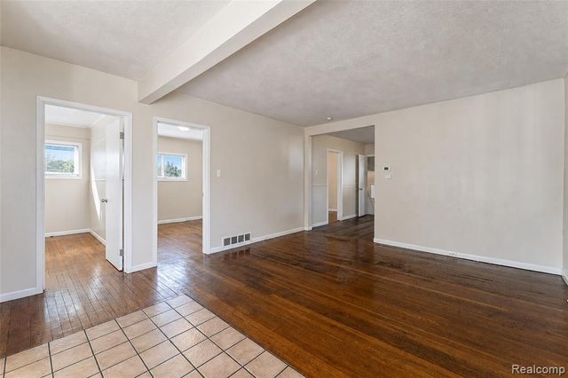 22900 Goddard Road, Taylor, MI 48180