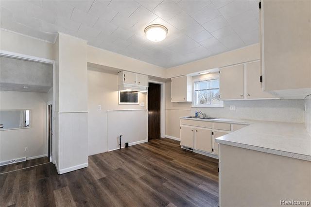 22900 Goddard Road, Taylor, MI 48180