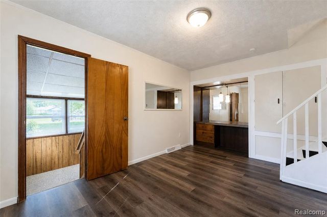 22900 Goddard Road, Taylor, MI 48180
