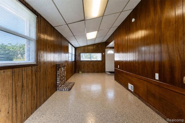 22900 Goddard Road, Taylor, MI 48180