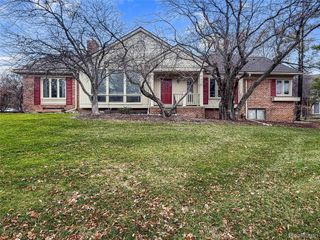 6953 Pebble Park Circle 68, West Bloomfield Charter Township, MI 48322