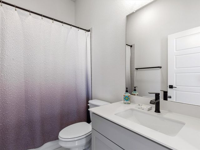 107 Breda Ave, Bastrop, TX 78602