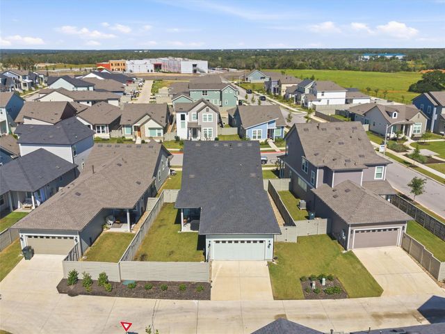 107 Breda Ave, Bastrop, TX 78602