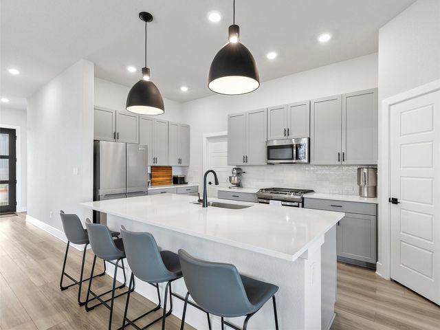 107 Breda Ave, Bastrop, TX 78602