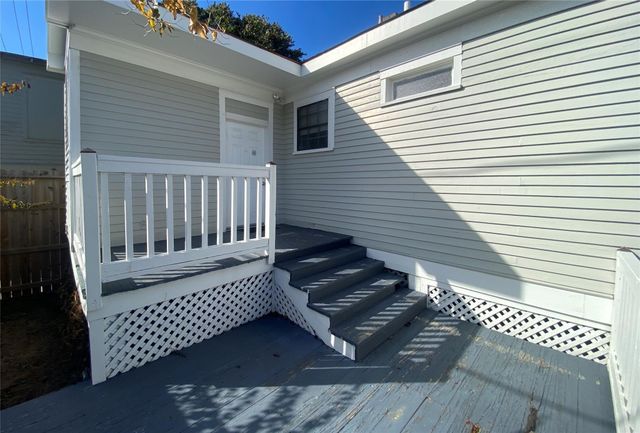 807 8th Street, Galveston, TX 77550