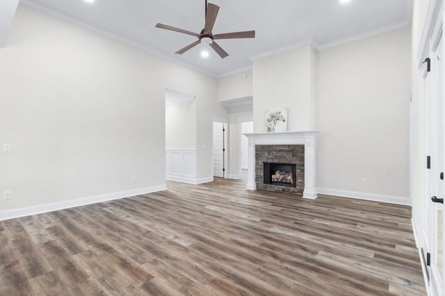 166 Aspen Pine Dr, Clarksville, TN 37043