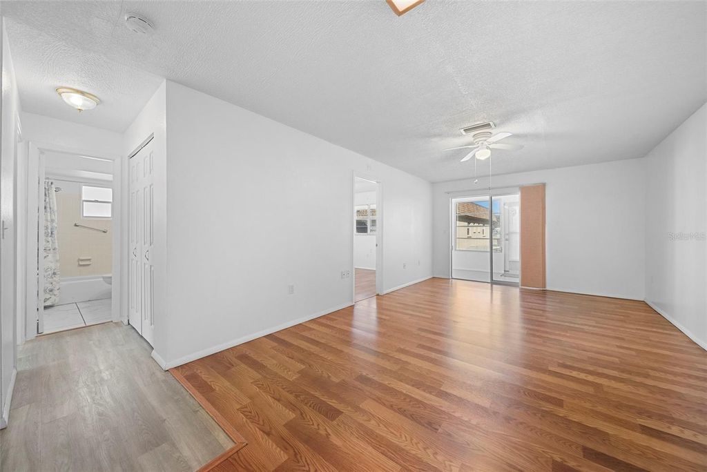 Image 11 of property listing at 4604 PARK ACRES DRIVE 96, Bradenton, FL 34207