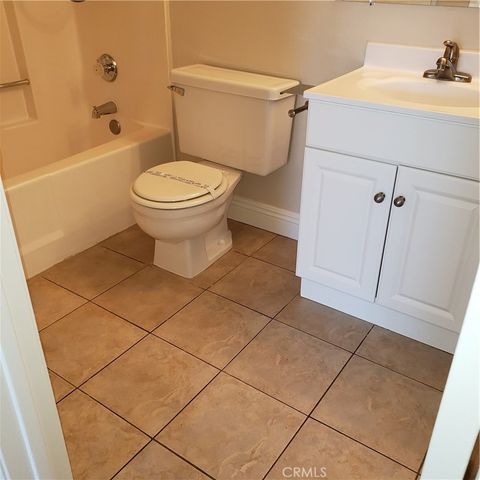 E S RAITT Street, Santa Ana, CA 92704