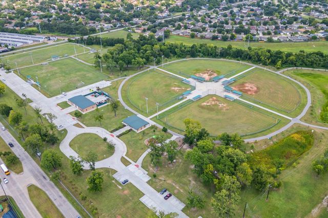 9611 Hearthwood Drive, Houston, TX 77040