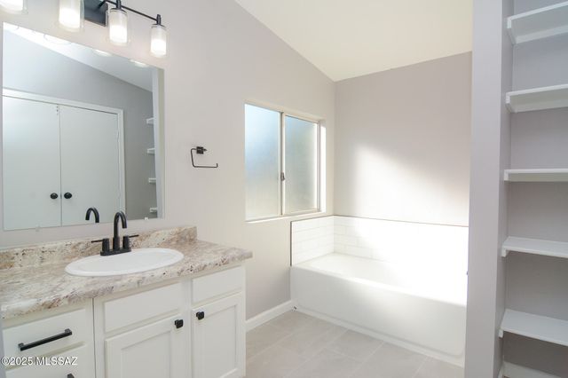 1719 W Seabrooke Drive, Tucson, AZ 85705