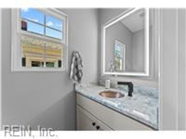 3200 Oak AVE, Newport News, VA 23607