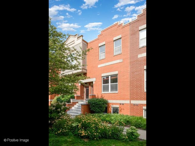 3643 W CORNELIA Avenue B, Chicago, IL 60618