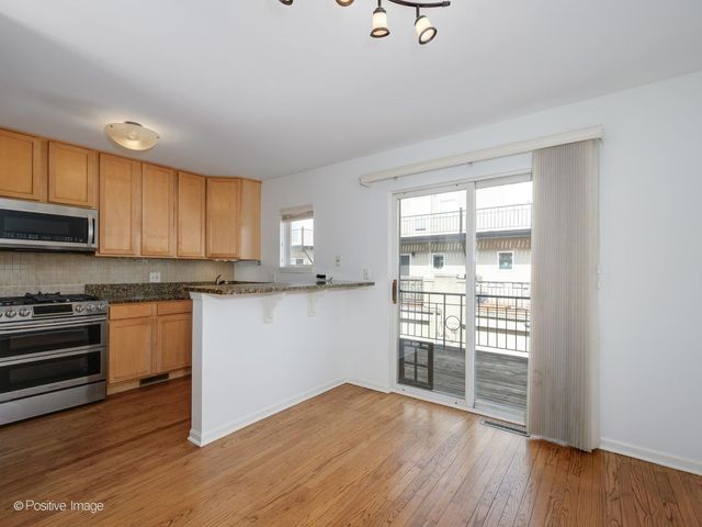 3643 W CORNELIA Avenue B, Chicago, IL 60618