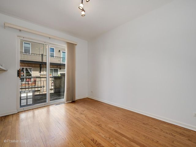 3643 W CORNELIA Avenue B, Chicago, IL 60618